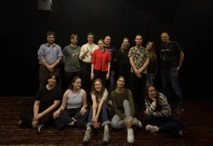 KTU teatro studijos „44“ sukurtas spektaklis po ovacijų tarptautiniame festivalyje keliauja į Taliną