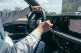 Autonominiai automobiliai artėja ir prie Lietuvos kelių: KTU ekspertas paai&scaron;kina, kodėl miestas jiems &ndash; vienas sunkiausių i&scaron;bandymų 
