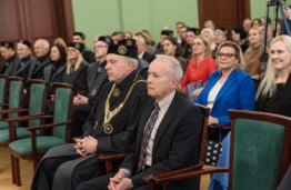 KTU Garbės daktaro regalijos įteiktos Stanfordo universiteto mokslininkui Arturui Vailioniui